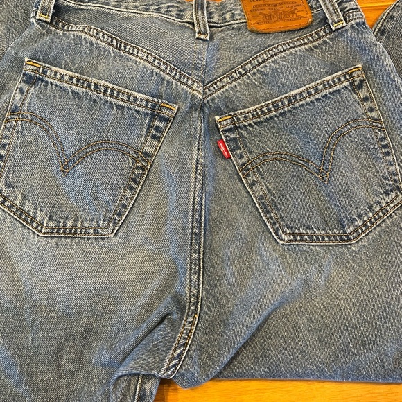 Levi’s rib cage straight, size 28 - Picture 5 of 6